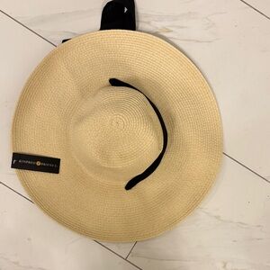 NWT Kindred Bravely Packable Paper Sun Hat with Black Ribbon Tie